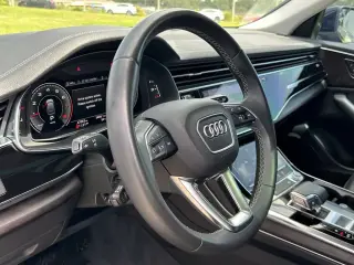 Audi Q8 2023 AWD quattro Premium 55 TFSI 4dr SUV