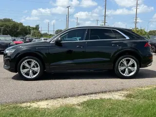 Audi Q8 2023 AWD quattro Premium 55 TFSI 4dr SUV