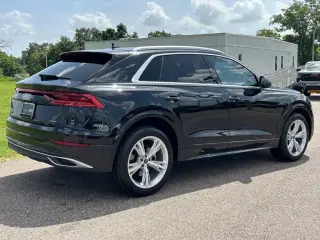 Audi Q8 2023 AWD quattro Premium 55 TFSI 4dr SUV