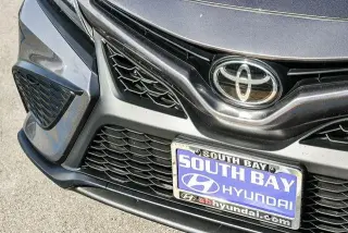 Toyota Camry 2024 SE Sedán 4 puertas