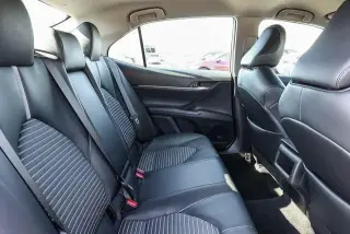 Toyota Camry 2024 SE Sedán 4 puertas