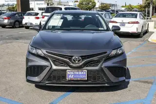 Toyota Camry 2024 SE Sedán 4 puertas