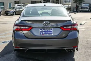 Toyota Camry 2024 SE Sedán 4 puertas