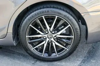 Toyota Camry 2024 SE Sedán 4 puertas