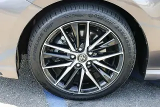 Toyota Camry 2024 SE Sedán 4 puertas