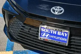 Toyota Camry 2025 SE Sedán 4 puertas