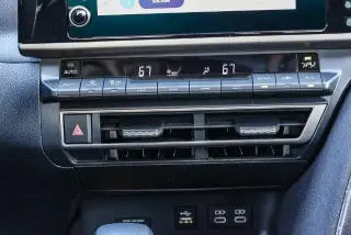 Toyota Camry 2025 SE Sedán 4 puertas