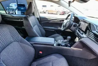 Toyota Camry 2025 SE Sedán 4 puertas