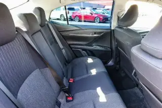 Toyota Camry 2025 SE Sedán 4 puertas