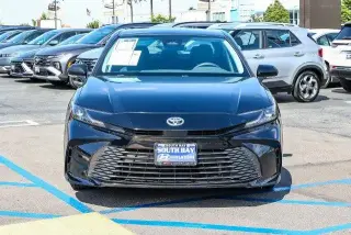 Toyota Camry 2025 SE Sedán 4 puertas