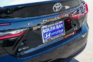 Toyota Camry 2025 SE Sedán 4 puertas