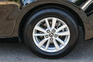 Toyota Camry 2025 SE Sedán 4 puertas