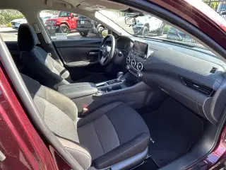 Nissan Sentra 2025 SV Sedán 4 puertas