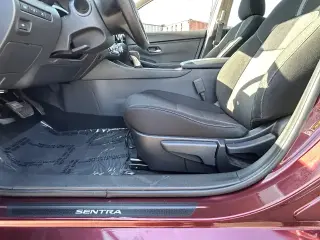 Nissan Sentra 2025 SV Sedán 4 puertas