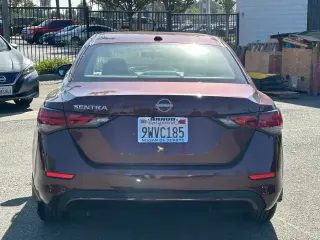 Nissan Sentra 2025 SV Sedán 4 puertas