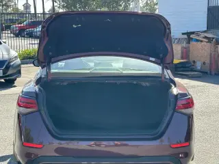 Nissan Sentra 2025 SV Sedán 4 puertas