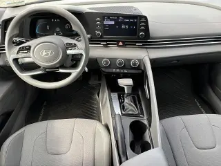 Hyundai ELANTRA 2025 SE 4dr Sedán