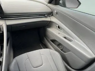 Hyundai ELANTRA 2025 SE 4dr Sedán