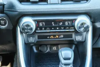 Toyota RAV4 2025 AWD XLE 4dr SUV