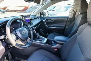 Toyota RAV4 2025 AWD XLE 4dr SUV