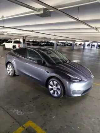 Tesla Model Y 2024 AWD Long Range 4dr Crossover