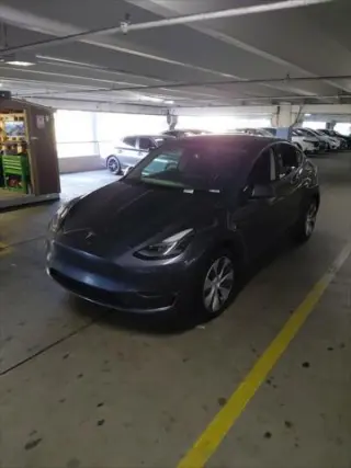 Tesla Model Y 2024 AWD Long Range 4dr Crossover