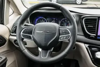 Chrysler Pacifica 2024 Touring L Minivan de 4 puertas
