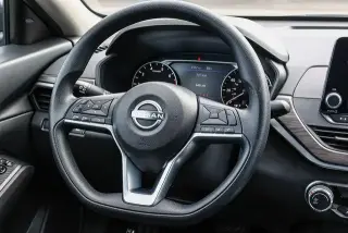 Nissan Altima 2025 2.5 SV 4dr Sedán