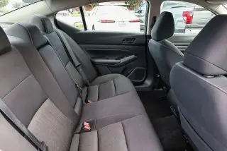 Nissan Altima 2025 2.5 SV 4dr Sedán