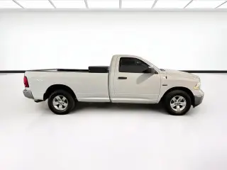 Ram 1500 Classic 2019 4x2 Tradesman 2dr Cabina Regular 8 ft. LB Pickup
