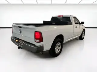 Ram 1500 Classic 2019 4x2 Tradesman 2dr Cabina Regular 8 ft. LB Pickup