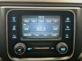 Ram 1500 Classic 2019 4x2 Tradesman 2dr Cabina Regular 8 ft. LB Pickup