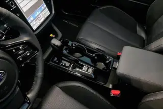 Subaru Forester 2026 AWD Touring Híbrido Crossover de 4 puertas