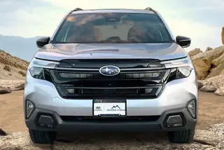 Subaru Forester 2026 AWD Touring Híbrido Crossover de 4 puertas