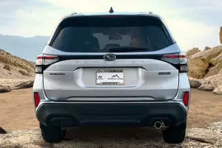 Subaru Forester 2026 AWD Touring Híbrido Crossover de 4 puertas