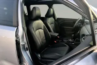 Subaru Forester 2026 AWD Touring Híbrido Crossover de 4 puertas