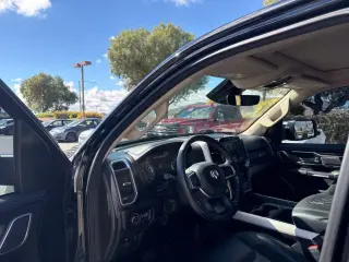Ram 1500 2019 4x4 Laramie 4dr Crew Cab 5.6 ft. SB Pickup