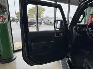 Jeep Wrangler Unlimited 2021 4x4 Sahara SUV 4 puertas