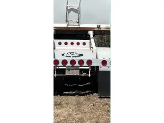 2016 ROGUE TRANSFER PUP TRAILER 14'