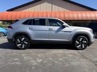Volkswagen Atlas Cross Sport 2024 SE 4dr SUV con Tecnología