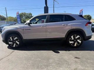 Volkswagen Atlas Cross Sport 2024 SE 4dr SUV con Tecnología