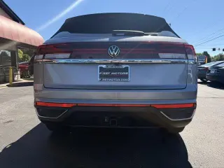 Volkswagen Atlas Cross Sport 2024 SE 4dr SUV con Tecnología