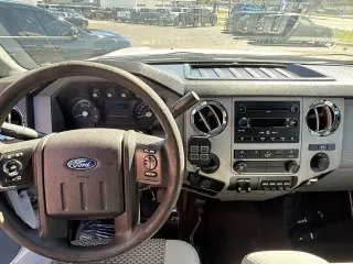 Ford F-250 Super Duty 2014 4x4 King Ranch 4dr Crew Cab 6.8 ft. SB Pickup