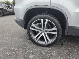 Volkswagen Tiguan 2017 2.0T SEL SUV de 4 puertas