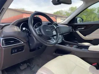Jaguar F-PACE 2018 AWD 25t Prestige 4dr SUV