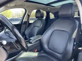Jaguar F-PACE 2019 AWD 30t Premium 4dr SUV