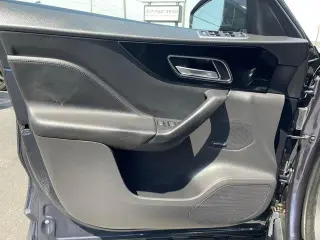 Jaguar F-PACE 2019 AWD 30t Premium 4dr SUV