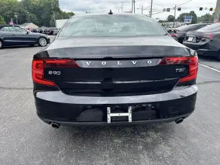 Volvo S90 2018 AWD T5 Momentum 4dr Sedán
