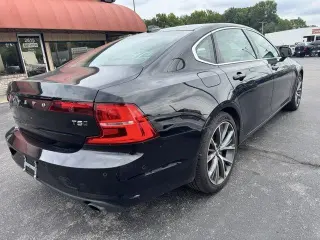 Volvo S90 2018 AWD T5 Momentum 4dr Sedán