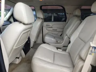 Cadillac Escalade 2004 tracción en las cuatro ruedas 4 puertas SUV